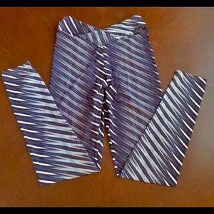 LICI FIT  MIDNIGHT LEGGINGS V-CUT